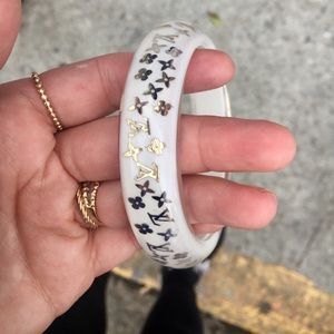 White and Gold Resin Bangle Bracelet